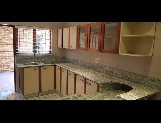 3 BEDROOM SIMPLEX RENTED IN PELHAM